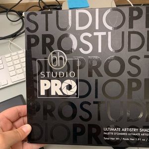 BH studio pro eye shadow palette